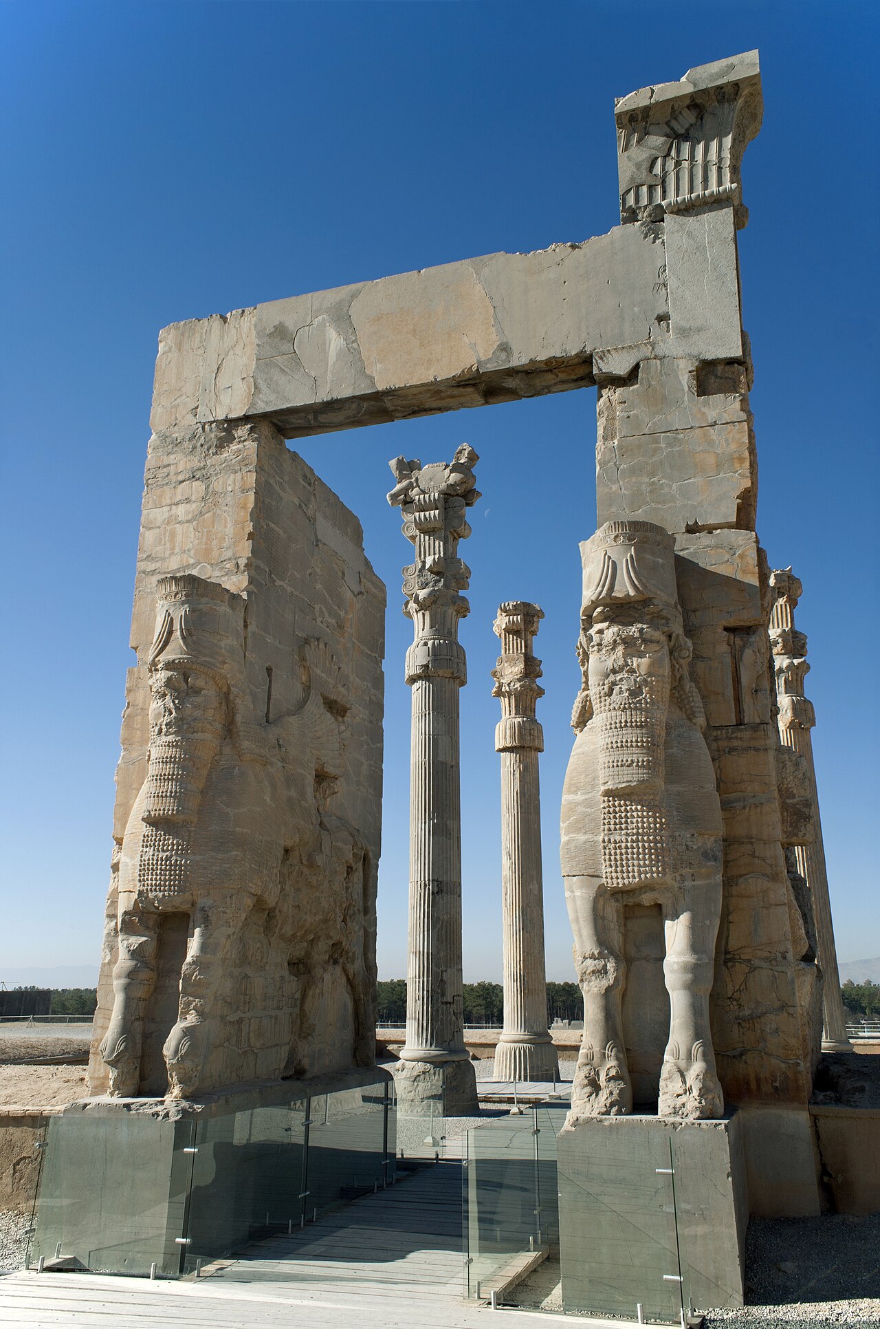 Ruiny Bramy Wszystkich Narodów w Persepolis, ceremonialnej stolicy Imperium Achemenidów.